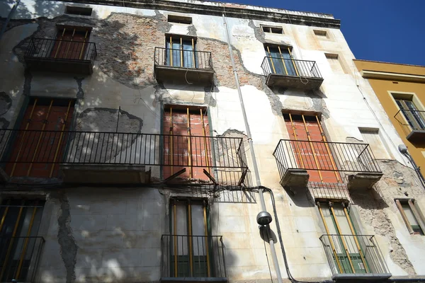 Old house in the center of Figueres — Stock Photo, Image