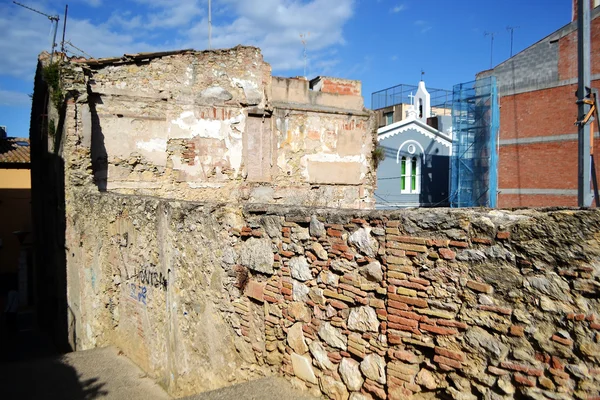 Casa en ruinas en el centro de Figueres —  Fotos de Stock