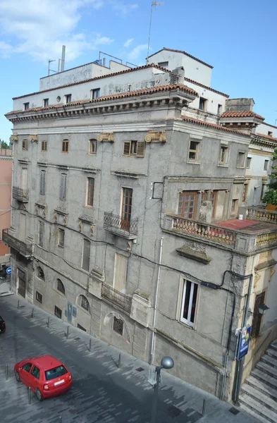 Oud huis in het centrum van figueres — Stockfoto