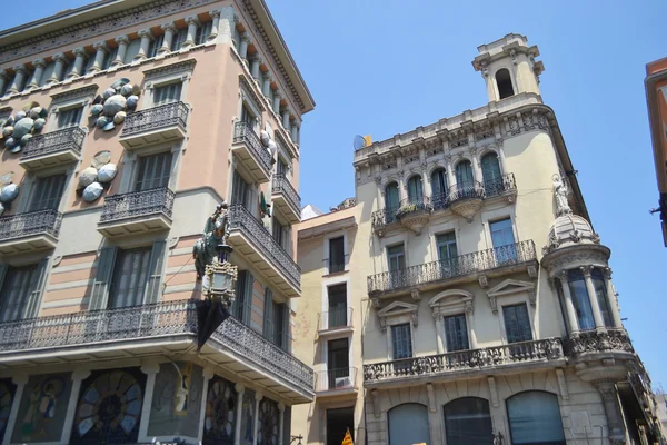 Straat in het centrum van barcelona — Stockfoto