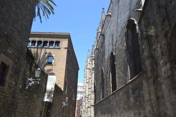 Strada nel Quartiere Gotico di Barcellona . — Foto Stock