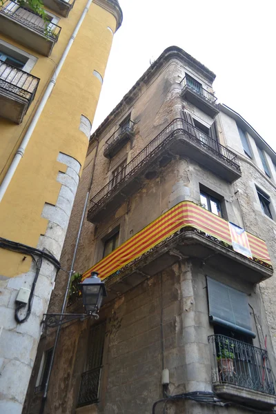 Street in the medieval quarter of Girona — Stock Photo, Image