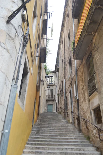 Rua no bairro medieval de Girona — Fotografia de Stock