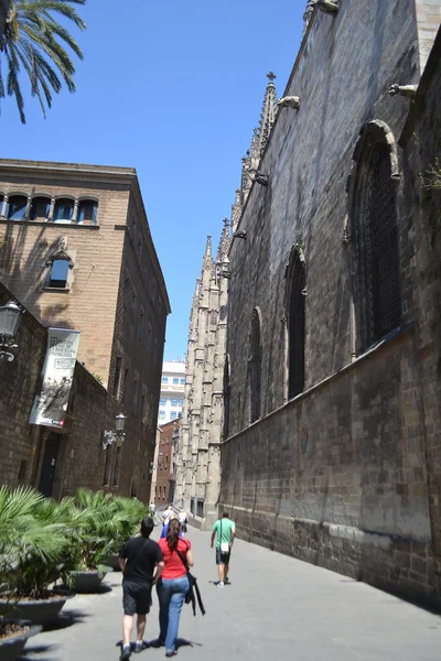 Calle en el Barrio Gótico de Barcelona . — Foto de Stock