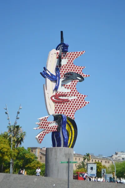 Estátua moderna no centro de Barcelona — Fotografia de Stock