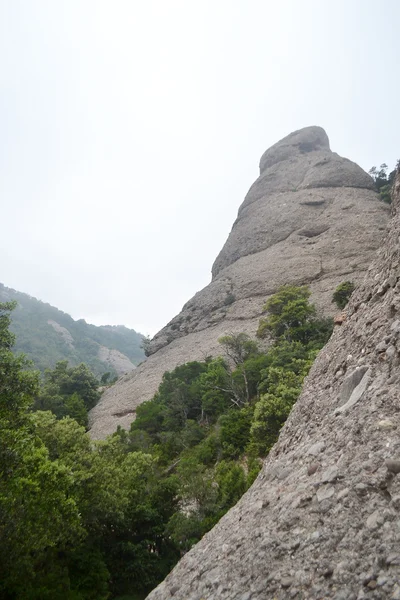 Paysage estival à Montserrat Mountain — Photo