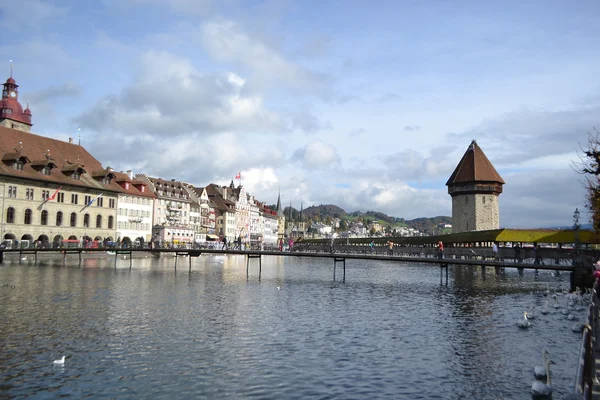 Nábřeží v Lucern, Švýcarsko. — Stock fotografie