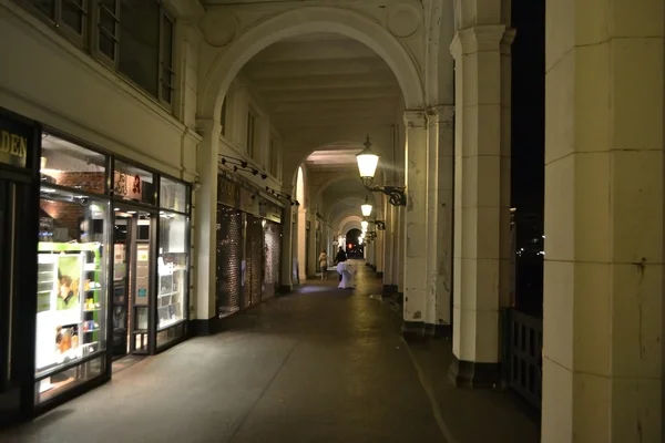 Einkaufsgalerie bei Nacht, Hamburg — Stockfoto