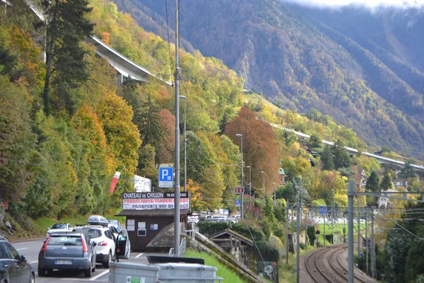 Autobahn in den Schweizer Alpen — Stockfoto