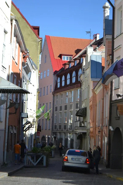 Straat in de oude stad van tallinn — Stockfoto