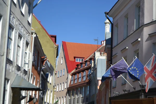 Улица в старом городе Таллинна — стоковое фото