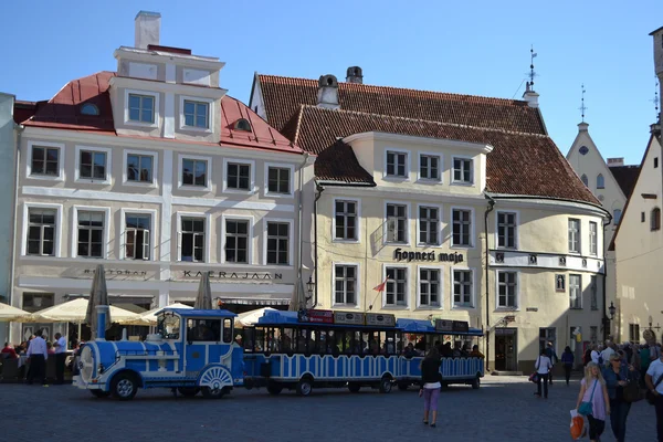 Rua na cidade velha em Tallinn — Fotografia de Stock