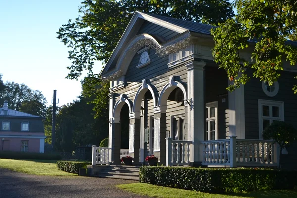 Old wooden building in Kadriorg park — Stock Photo, Image