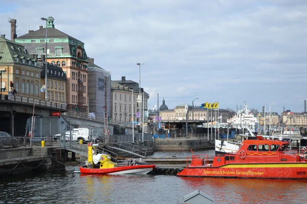 Nábřeží v městském části Stockholmu — Stock fotografie