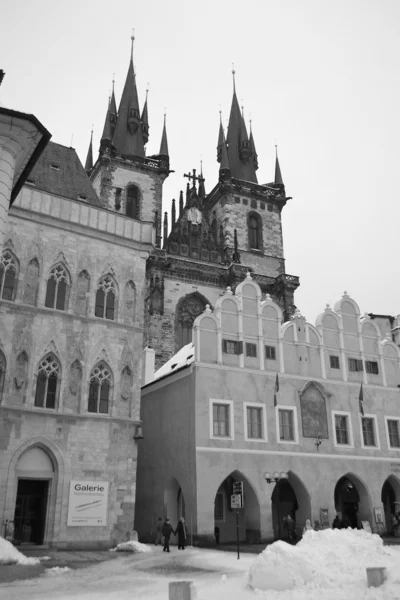 Oude stadsplein in Praag — Stockfoto
