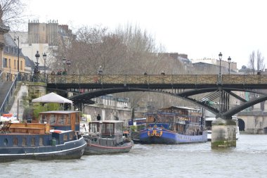 Paris'te seine Nehri çıkabilir