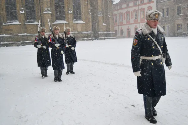 Honor guard at Prague Castle — Stock Photo, Image