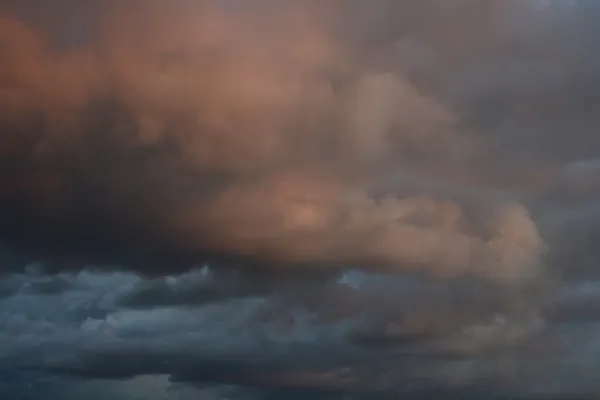 Wolken bei Sonnenuntergang — Stockfoto