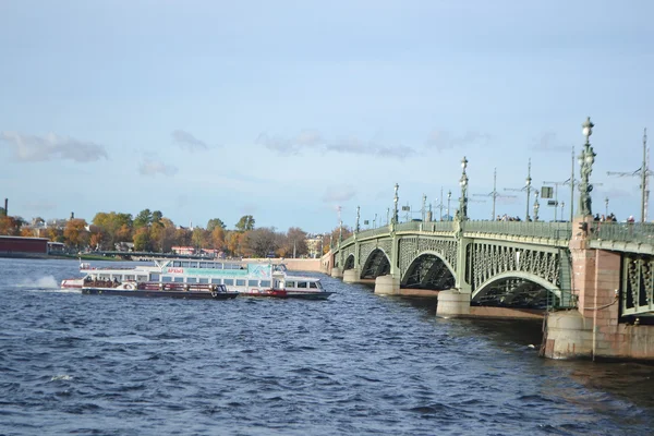 Trinity bridge in Sint-petersburg — Stockfoto