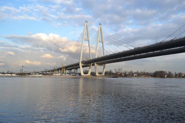 St. Petersburg 'daki Kablo Kalan Köprü