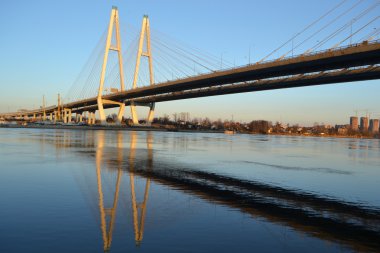 St. Petersburg 'daki Kablo Kalan Köprü