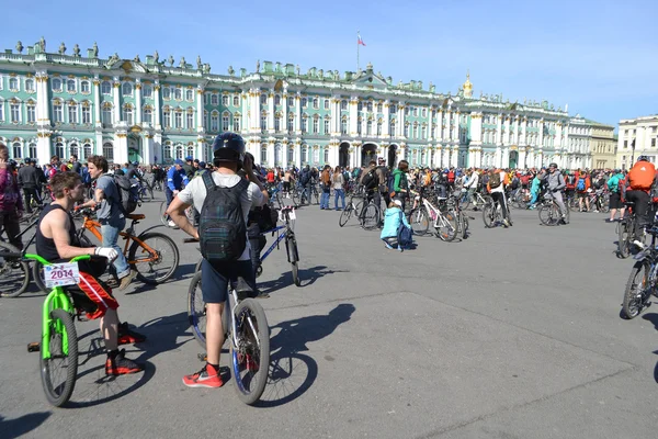 Finish cycling on Palace Square of St.Petersburg — Stock Photo, Image