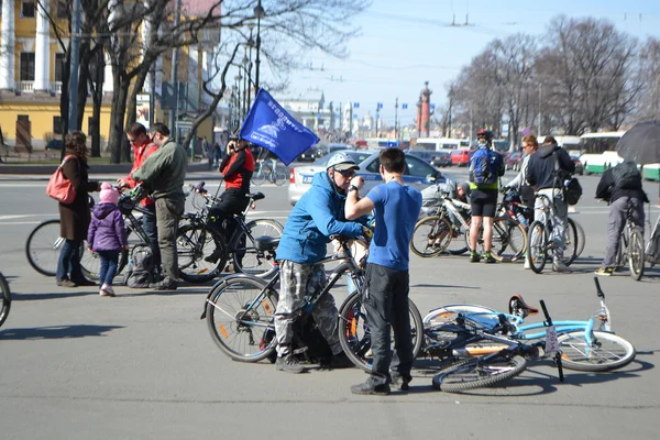 Avsluta cykling på torget i st.petersburg — Stockfoto