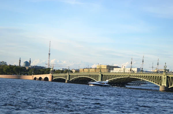 サンクトペテルブルグでトリニティ橋 — ストック写真