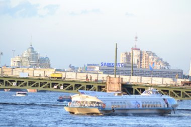 neva Nehri keyfi teknede