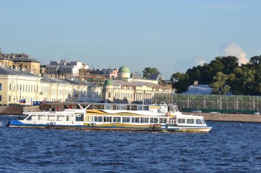 neva Nehri keyfi teknede