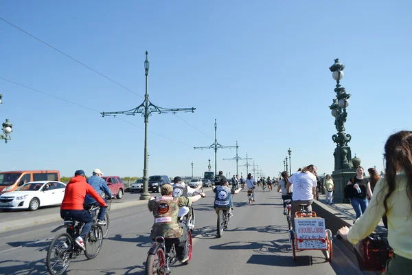 Course cycliste sur la rue de Saint-Pétersbourg — Photo