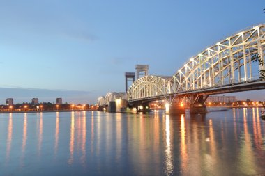 Finlandiya demiryolu Köprüsü, gece