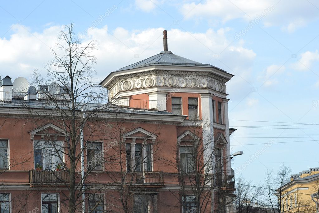 The building in the style of Stalin in Kolpino.