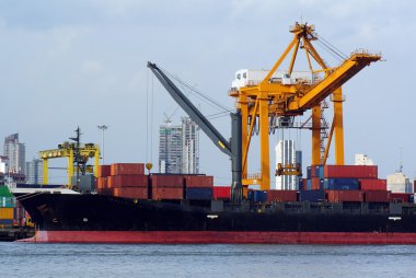 Liman Vinçleri ve gemi