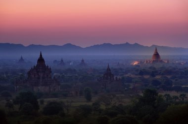 Sunrise bagan Myanmar tapınakları üzerinde