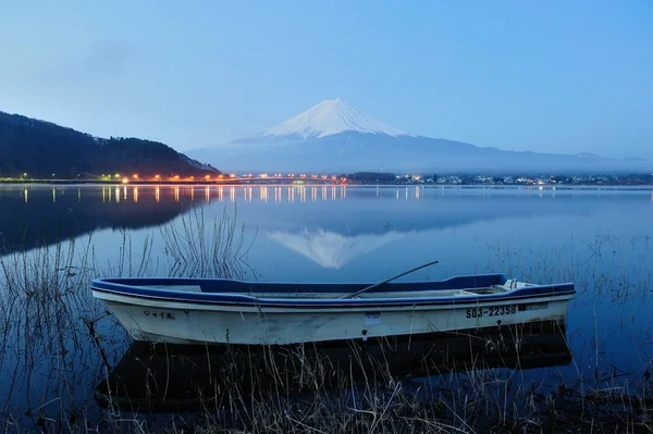 Гора Фудзі рано вранці — стокове фото