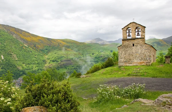 Kirche von sant quirc de durro in Katalonien — Stockfoto