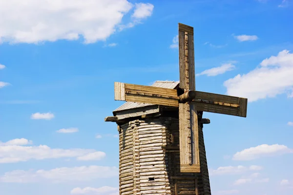 Moară de vânt din lemn — Fotografie, imagine de stoc