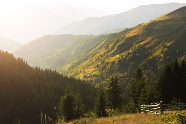 Dağlarda gün batımı
