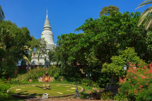 Wat Phnom in Phnom Penh — Stock Photo, Image