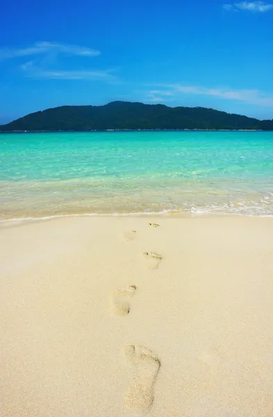 Fußabdrücke im Sand — Stockfoto