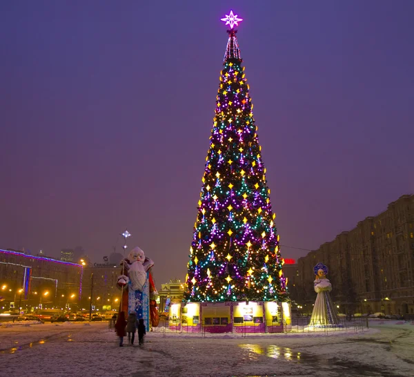 Moskou, kerstboom op "poklonnaya heuvel" — Stockfoto