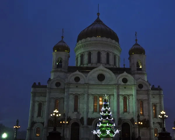 Moscow, cathedral of Jesus Christ Saviour and Christmas tree — Stock fotografie