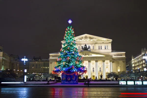 Moscou, arbre de Noël et grand théâtre — Photo