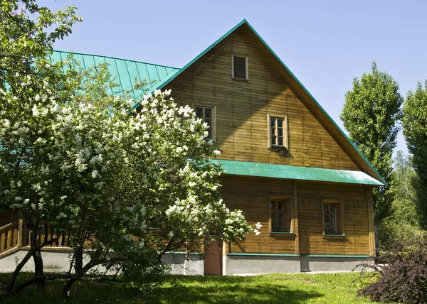 Drewniany dom, Federacja Rosyjska — Zdjęcie stockowe