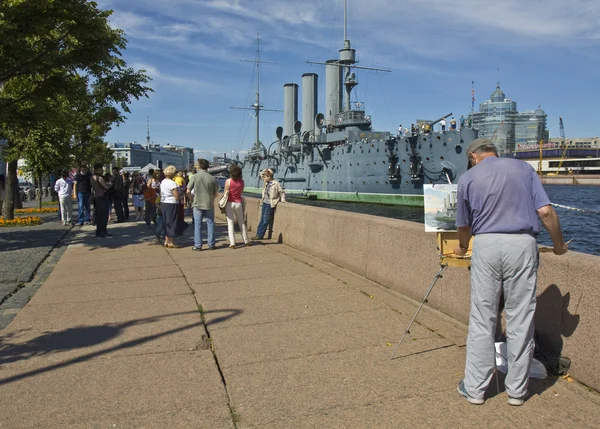 San Petersburgo, crucero de dibujo de pintor "Aurora " —  Fotos de Stock