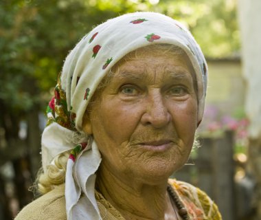 yaşlı bayan portresi