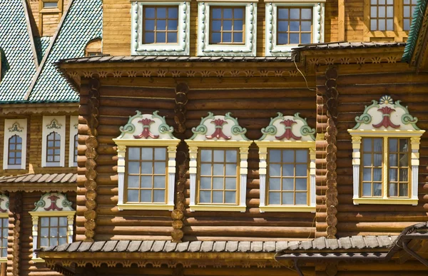 Moscou, Palácio Kolomenskoye, janelas — Fotografia de Stock