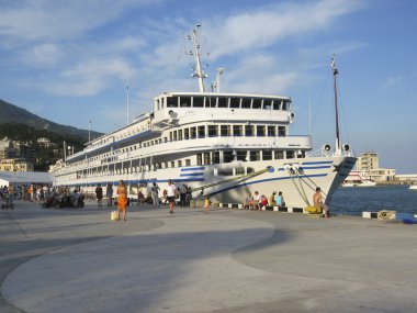 büyük cruise gemisi, şehir yalta, Kırım, Ukrayna