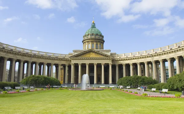 St. petersburg, kazansky katedralen — Stockfoto